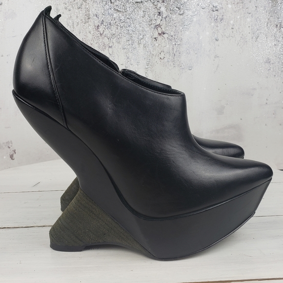 419iobe Max Azria NECI platform leather shootie bootie carved heel - Picture 9 of 15